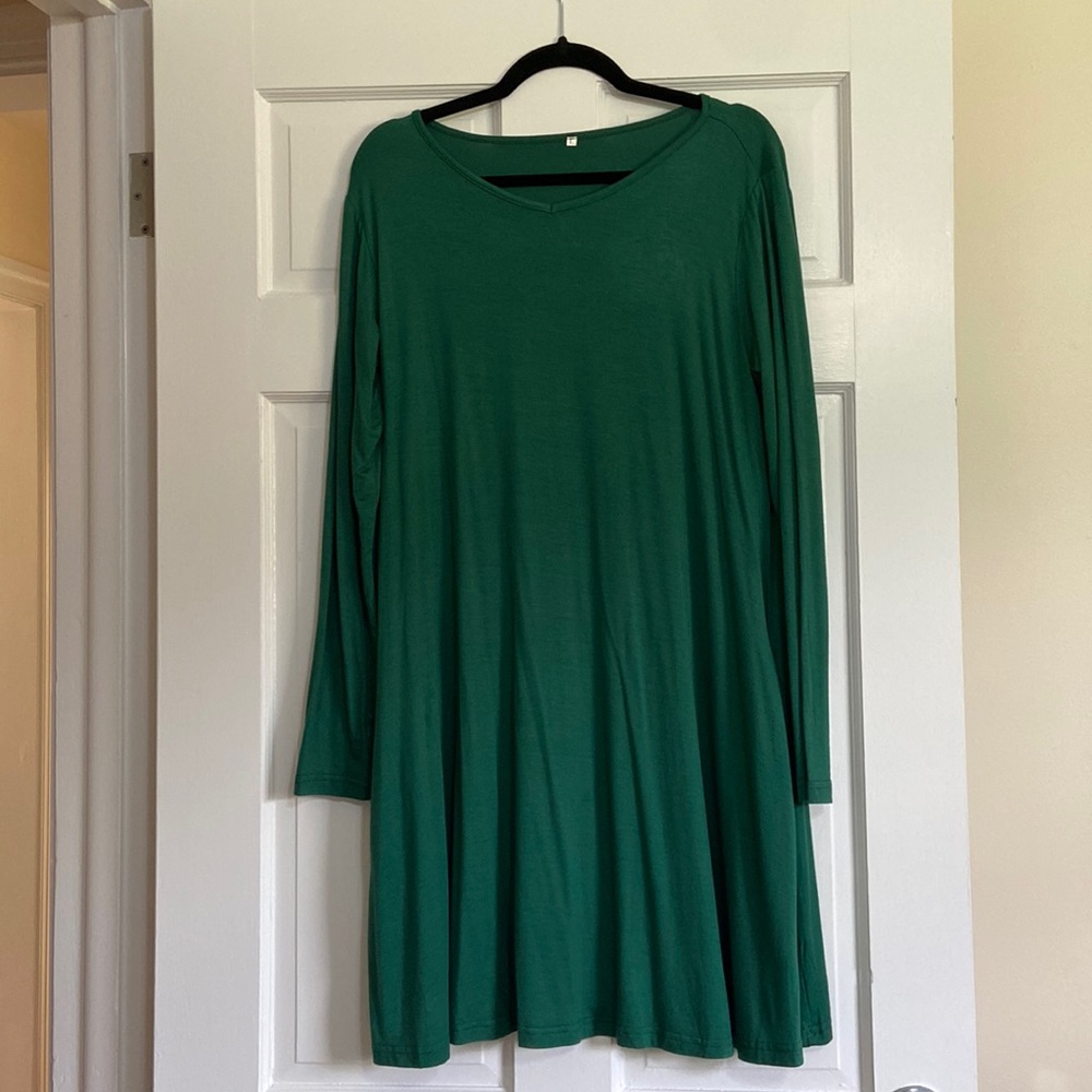 Like new Emerald green swing dress